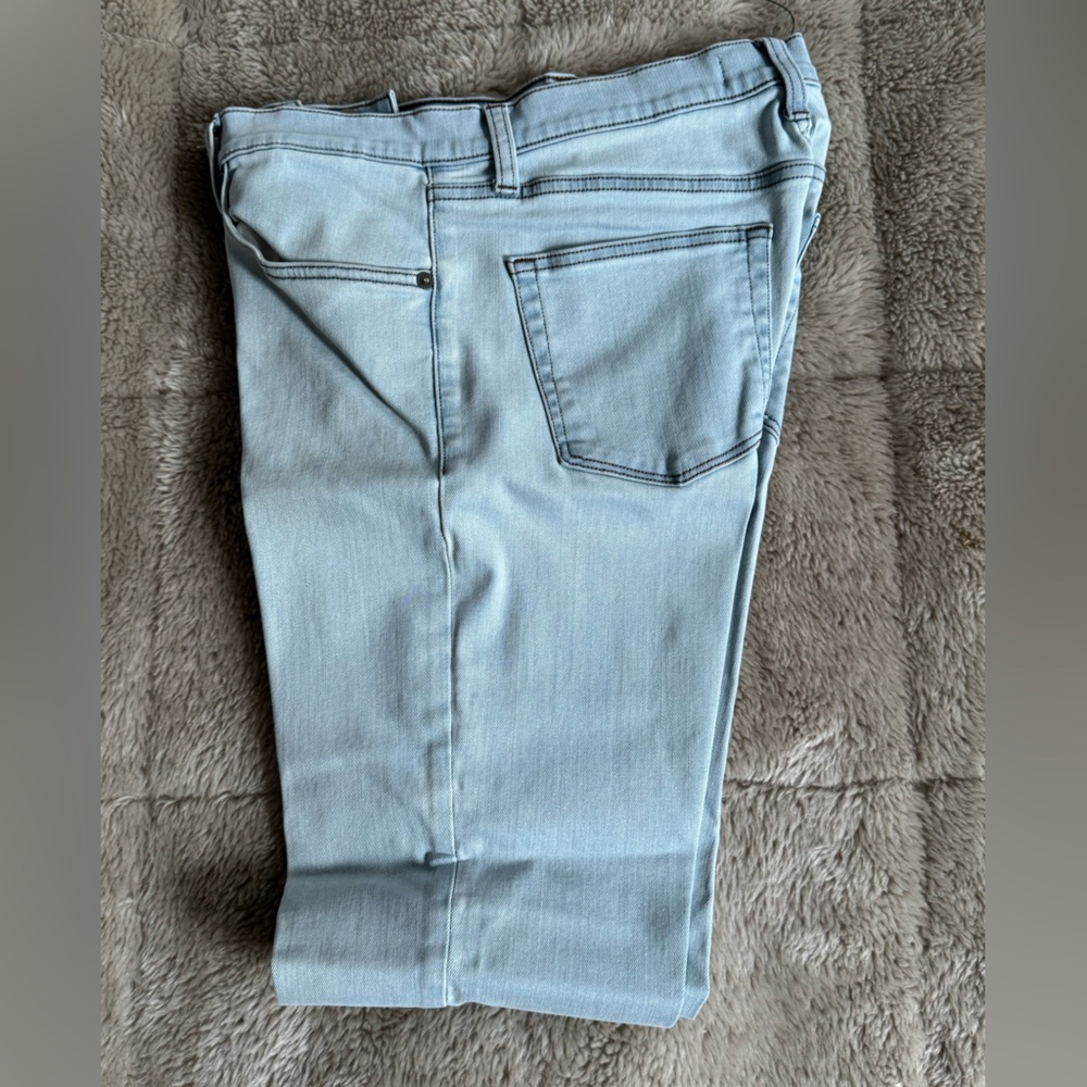 J Brand - Light Blue Denim Stretch Jean (32/~31)